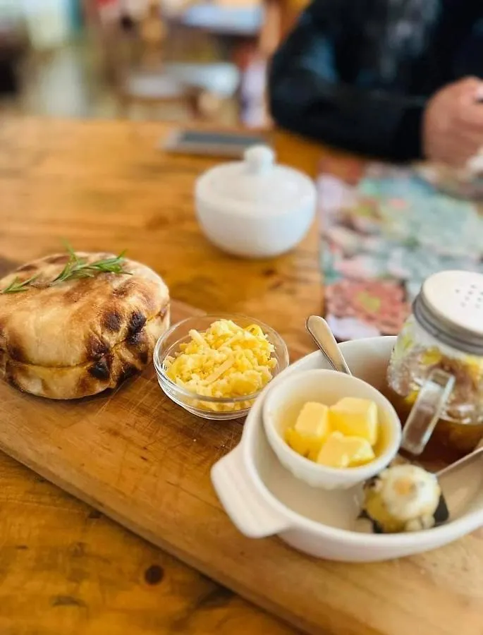 Bed & Breakfast Suzies Huis Restaurant Bed And Breakfast Cape Town