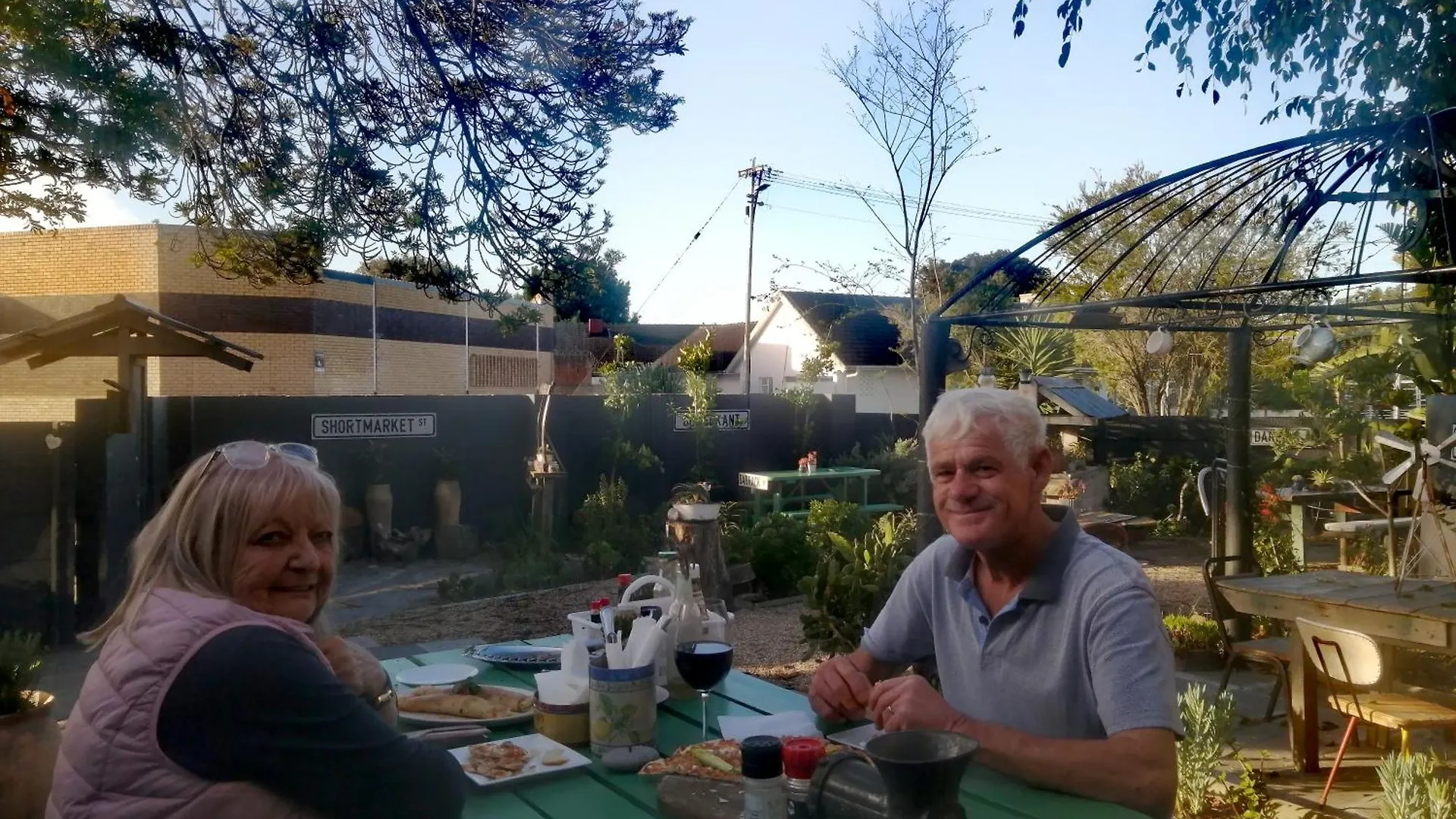 Suzies Huis Restaurant Bed And Breakfast Cape Town