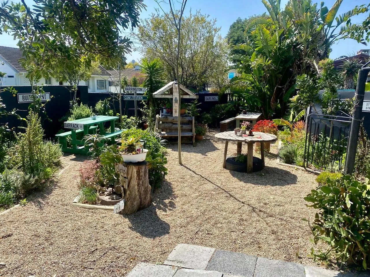 Suzies Huis Restaurant Bed And Breakfast Cape Town