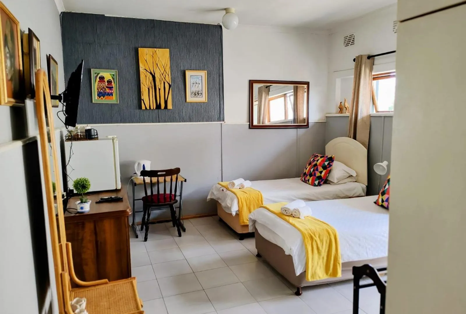 Bed & Breakfast Suzies Huis Restaurant Bed And Breakfast Cape Town