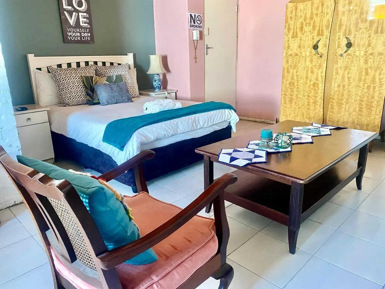 Suzies Huis Restaurant Bed And Breakfast Cape Town 0*,  South Africa