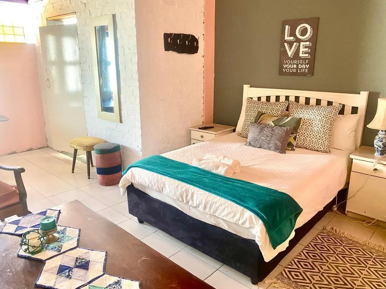 Suzies Huis Restaurant Bed And Breakfast Cape Town South Africa